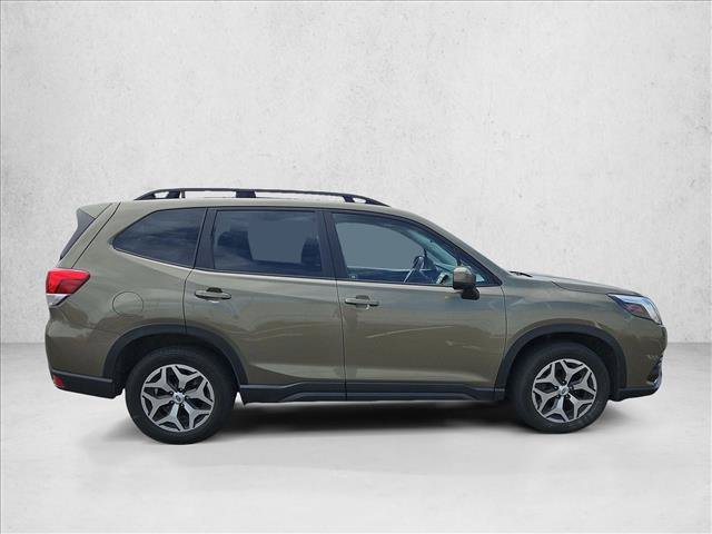 Used 2023 Subaru Forester Premium AWD/4WD image 4