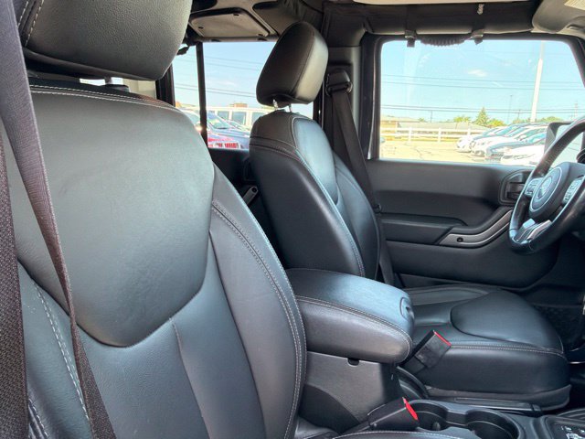 Used 2018 Jeep Wrangler Unlimited Sahara AWD/4WD image 19