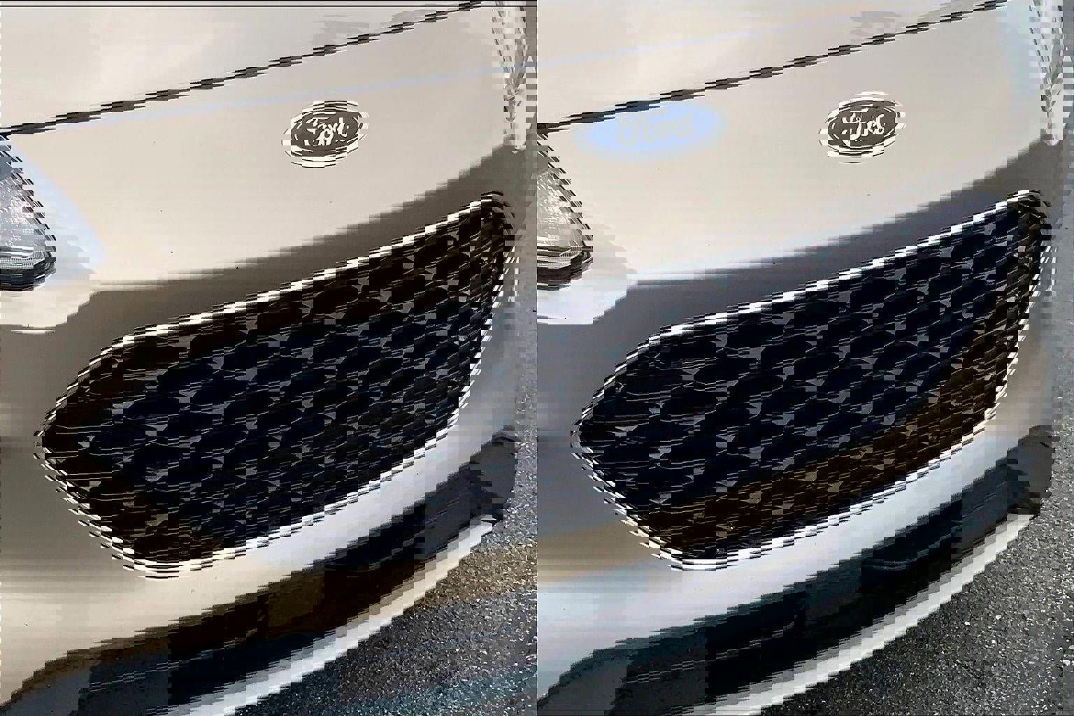 Used 2020 Ford Escape SE image 28