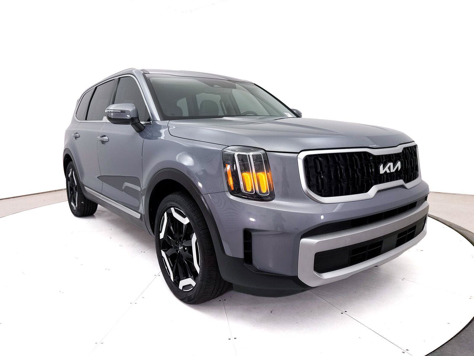 Used 2024 Kia Telluride EX w/ EX Captain's Chair Package FWD image 14