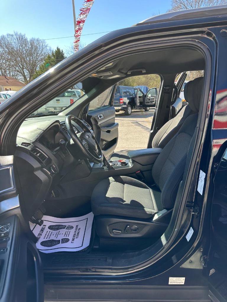 Used 2018 Ford Explorer XLT FWD image 16