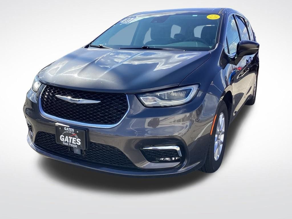 Used 2023 Chrysler Pacifica Touring-L FWD image 6