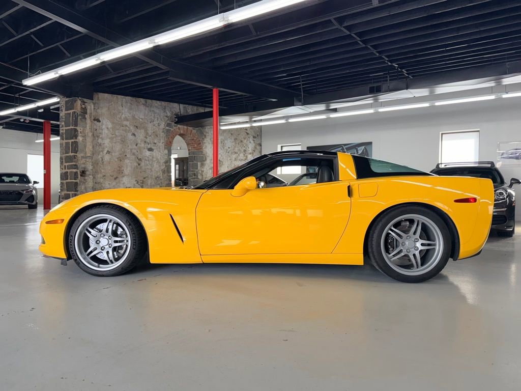 Used 2005 Chevrolet Corvette Coupe w/ Preferred Equipment Group image 3
