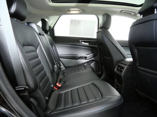Certified 2024 Ford Edge SEL w/ Convenience Package AWD/4WD image 12