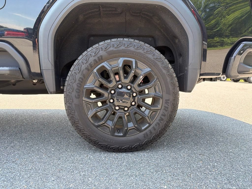 Used 2024 GMC Sierra 2500 Denali w/ Technology Package AWD/4WD image 11