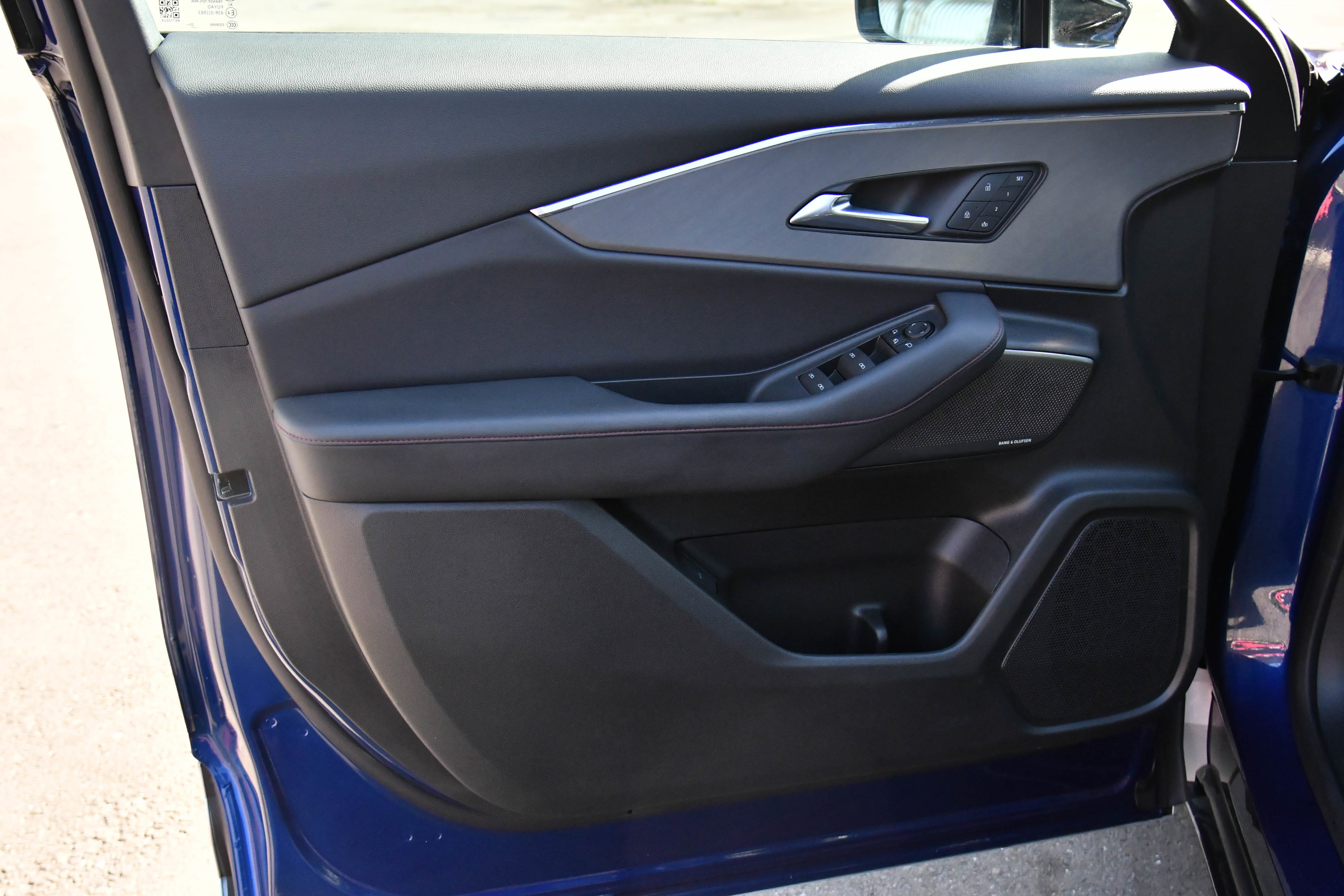 Used 2024 Acura ZDX A-Spec image 16