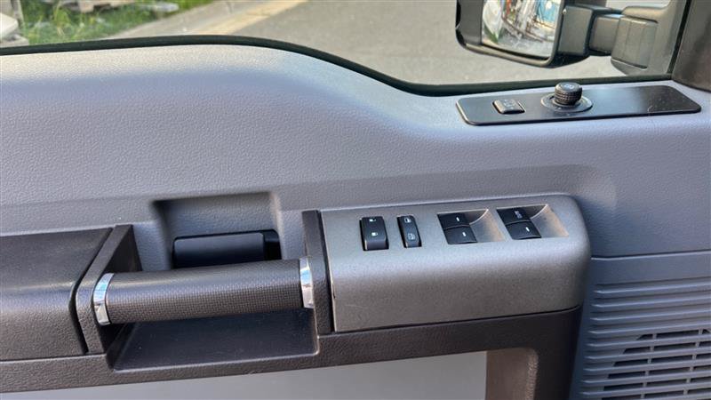Used 2011 Ford F250 XLT w/ XLT Appearance Pkg AWD/4WD image 28