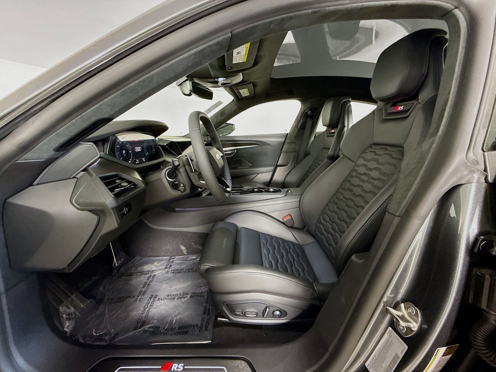 New 2026 Audi RS e-tron GT performance image 22