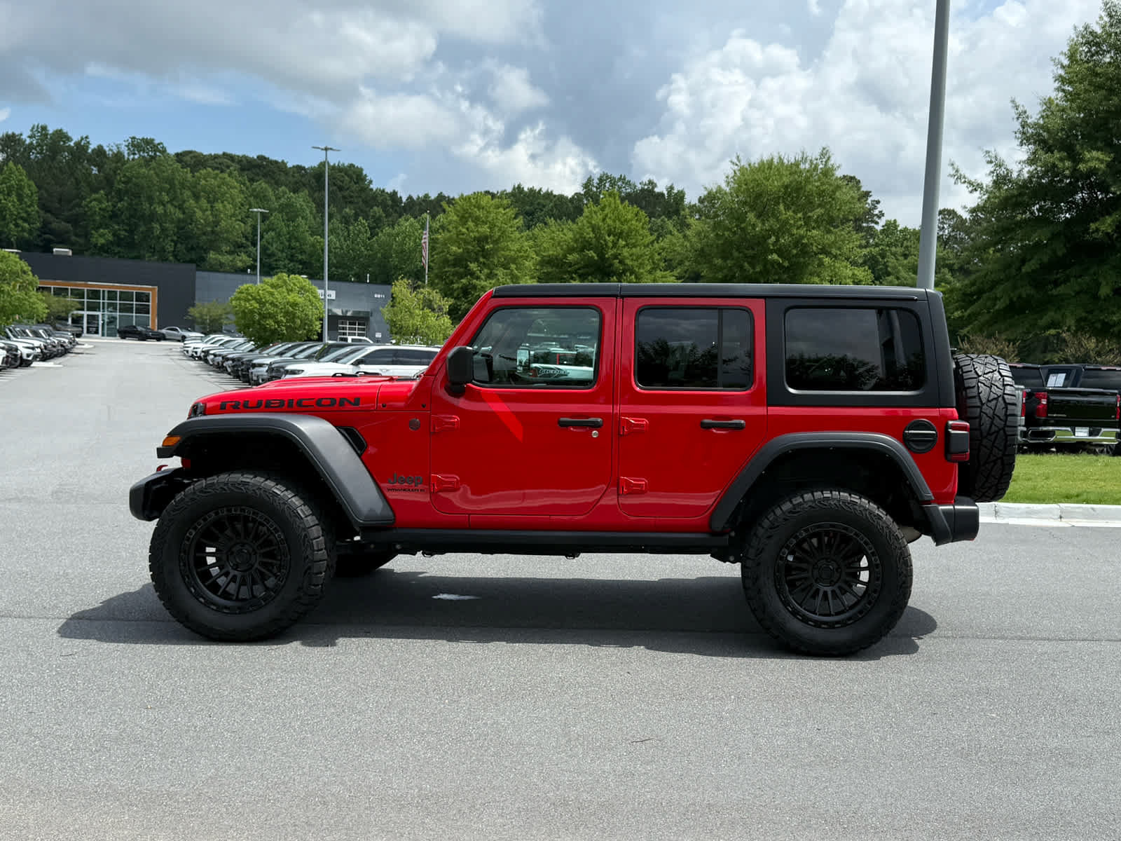 Used 2024 Jeep Wrangler Unlimited Rubicon AWD/4WD image 2