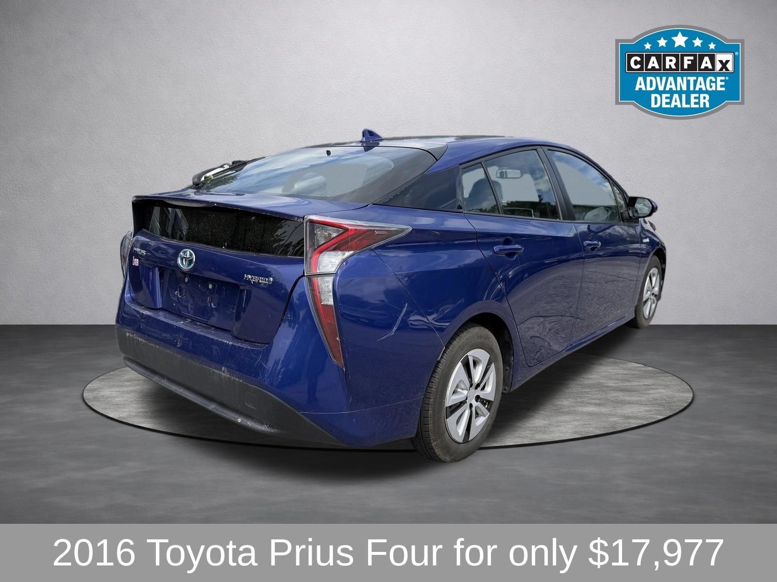 Used 2016 Toyota Prius Four w/ Advanced Technology Package FWD image 3