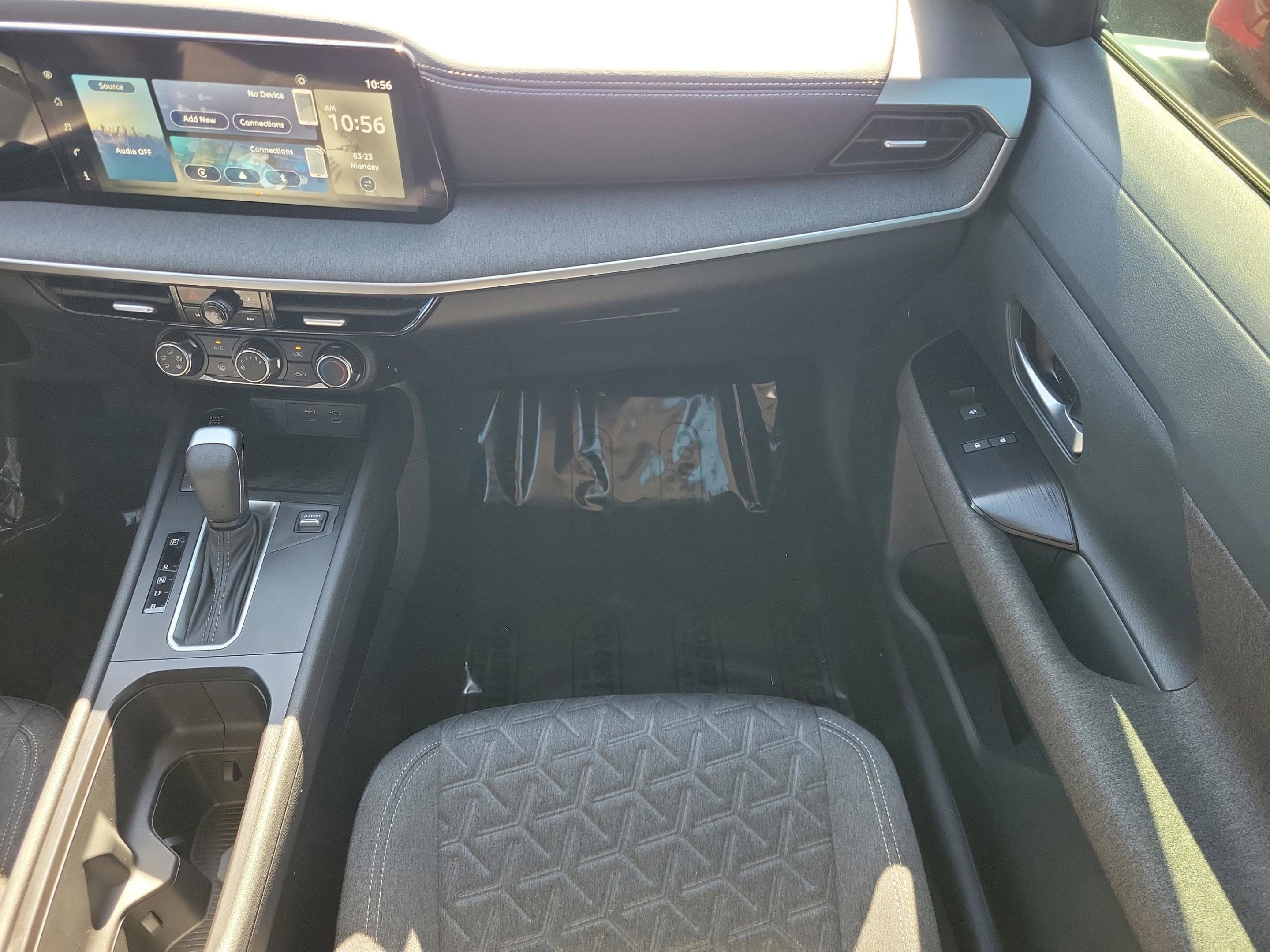 Certified 2025 Nissan Kicks SV image 15