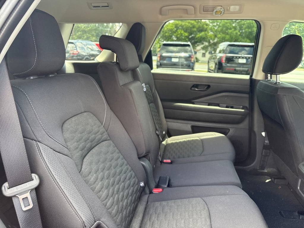 Used 2024 Nissan Pathfinder S AWD/4WD image 23