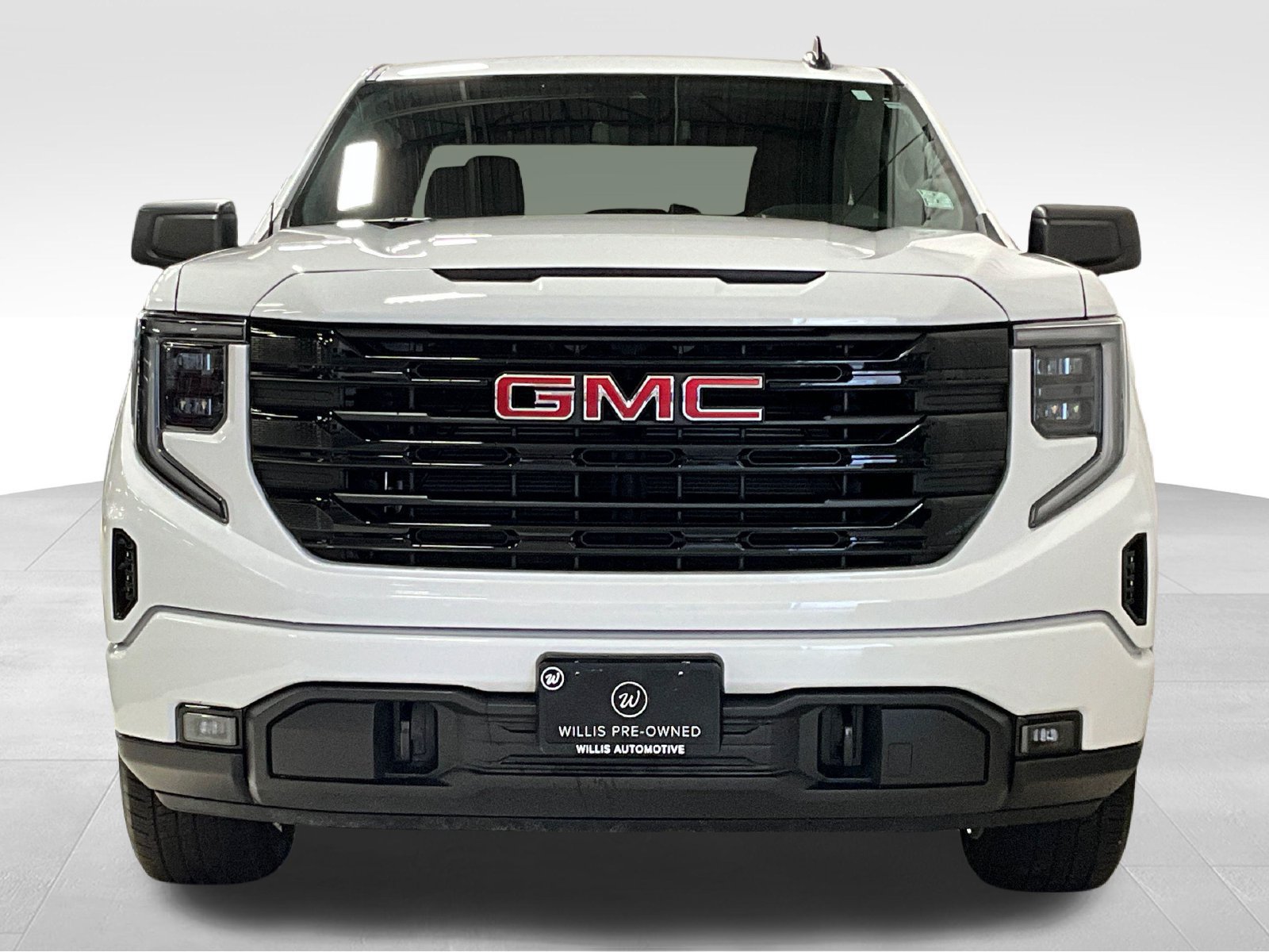 Used 2025 GMC Sierra 1500 Elevation AWD/4WD image 2