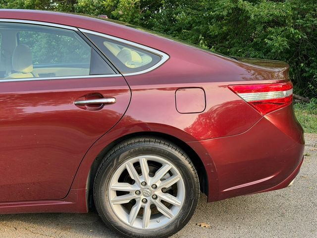 Used 2015 Toyota Avalon XLE Premium FWD image 5