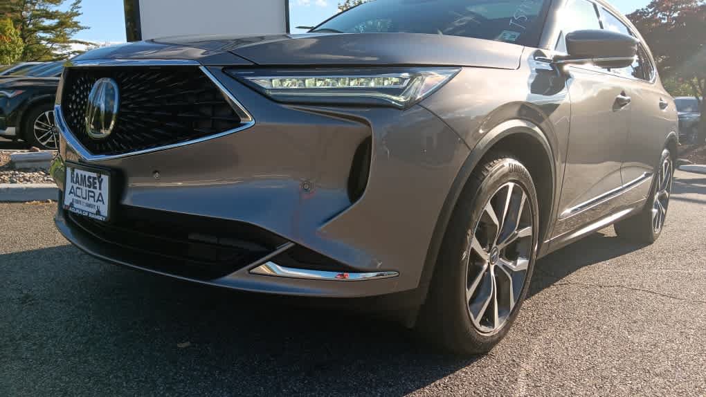 Used 2023 Acura MDX w/ Technology Package AWD/4WD image 10