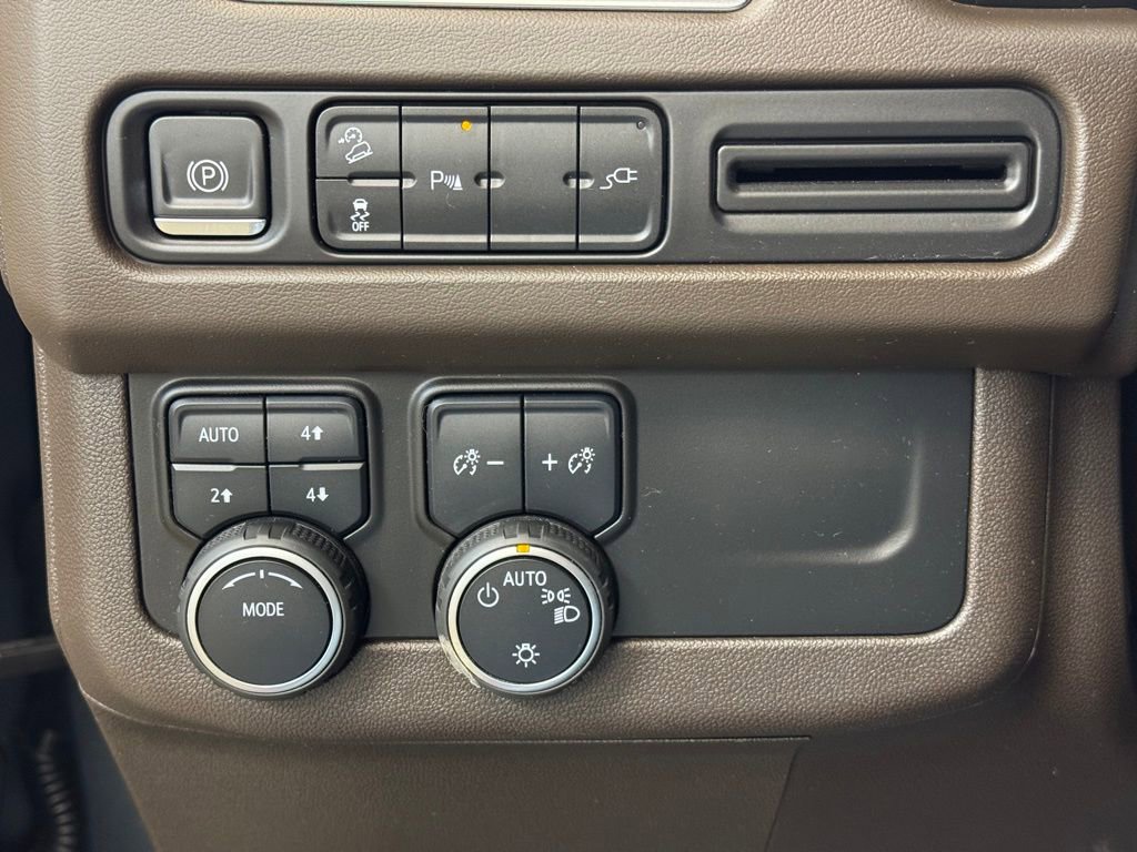 Used 2021 Chevrolet Tahoe Z71 AWD/4WD image 27