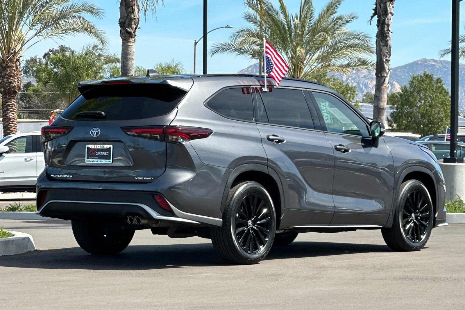 Used 2025 Toyota Highlander XSE image 4