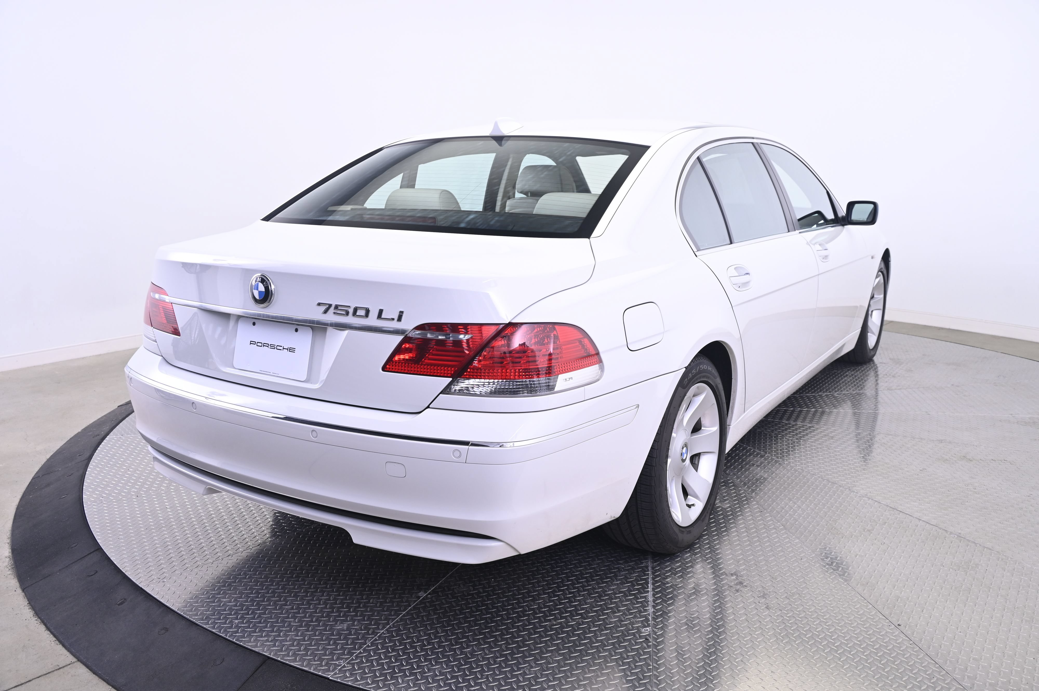 Used 2007 BMW 750Li RWD image 7