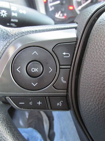 Used 2021 Toyota Corolla LE FWD image 21