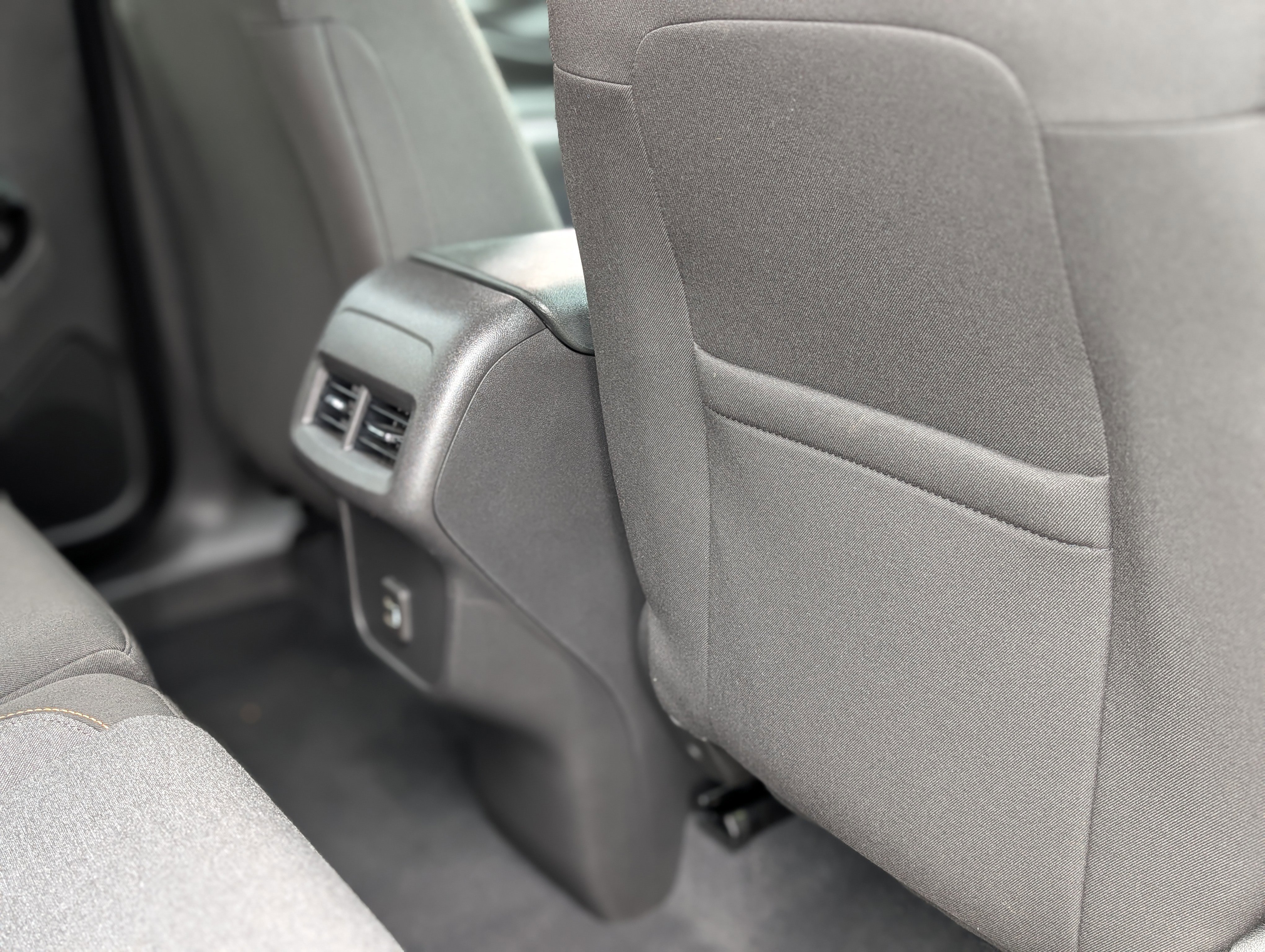 Used 2022 Chevrolet Equinox LT w/ Driver Convenience Package image 39