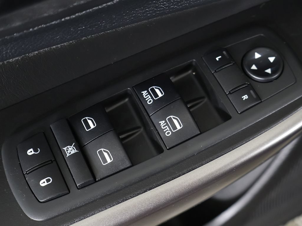 Used 2019 Jeep Cherokee Limited AWD/4WD image 40