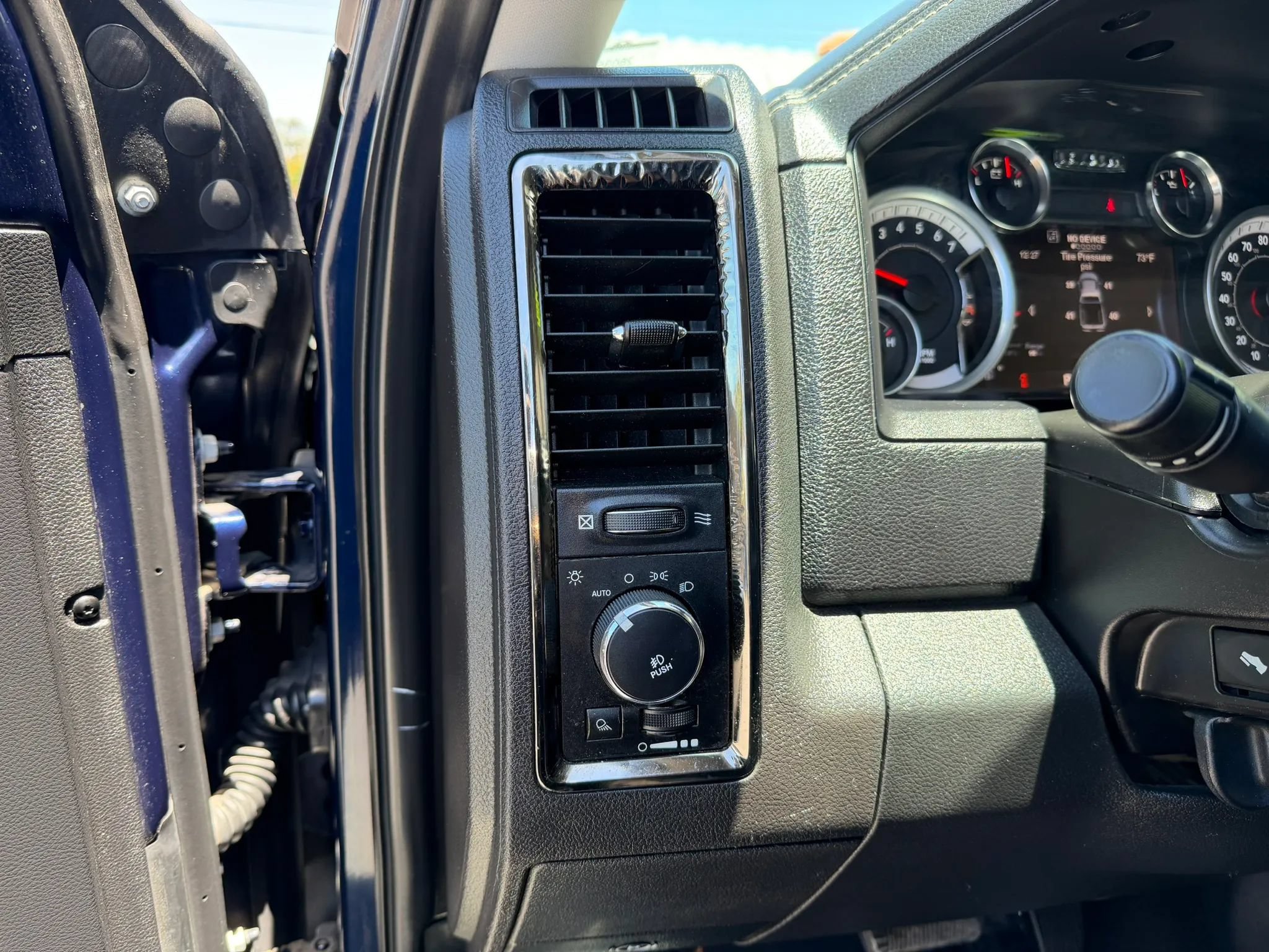 Used 2013 RAM 1500 R/T w/ Convenience Group RWD image 10