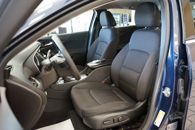 Used 2022 Chevrolet Malibu LT image 2
