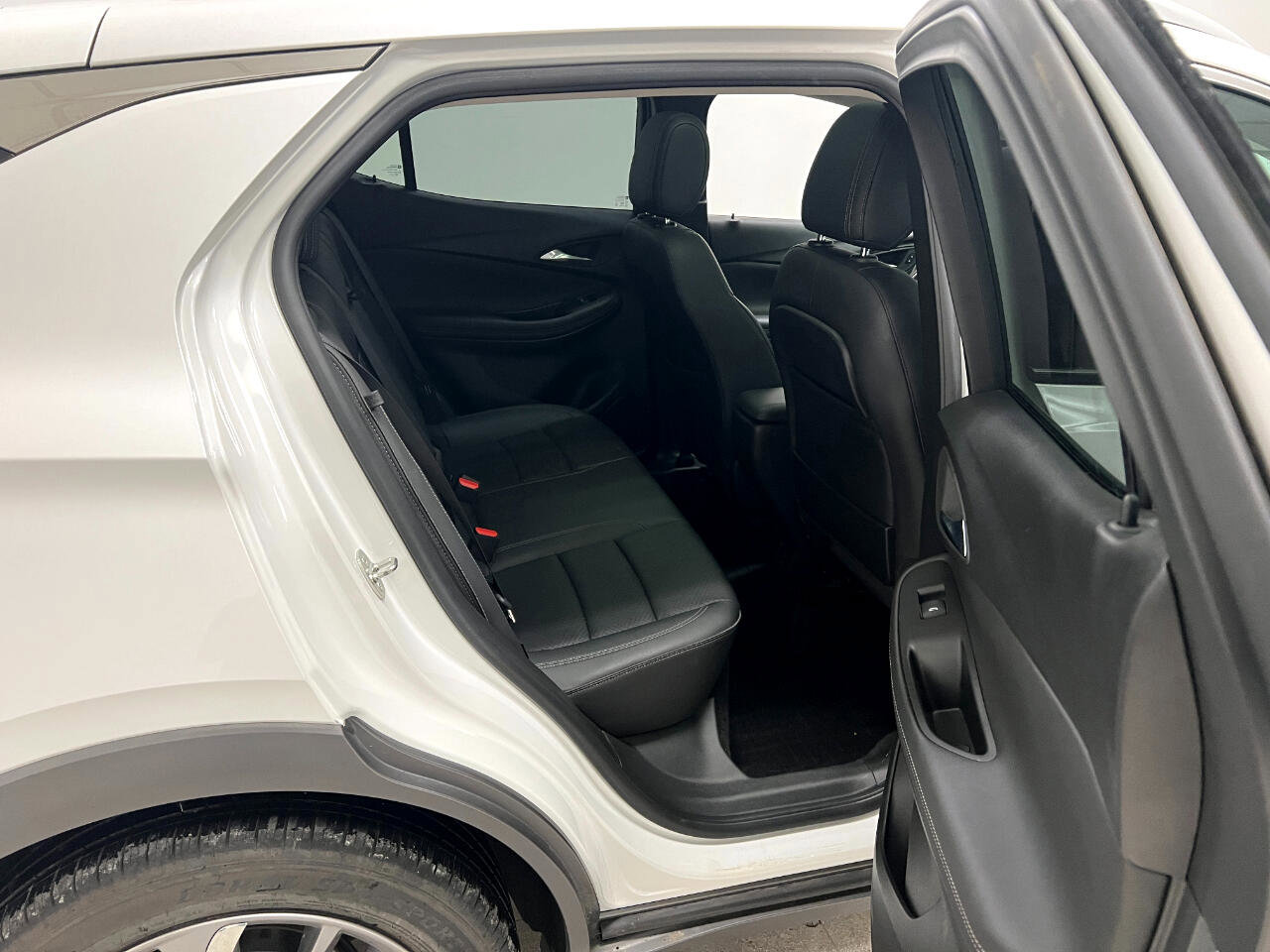 Used 2023 Buick Encore GX Essence w/ Experience Buick Package image 24