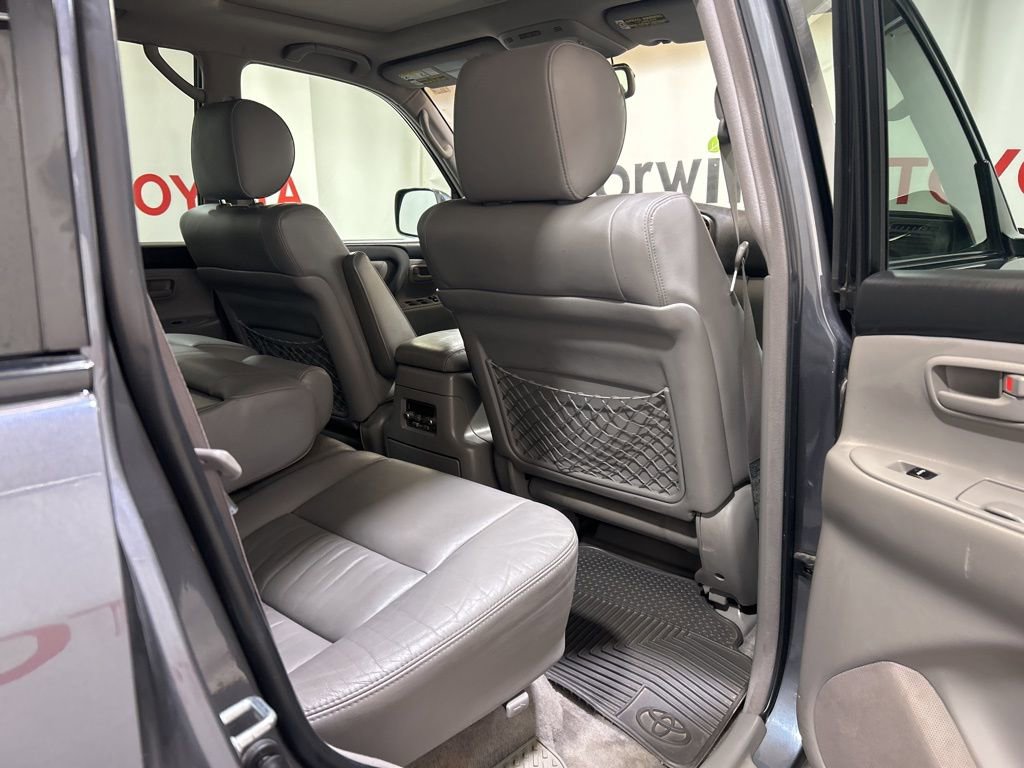 Used 2004 Toyota Land Cruiser image 15