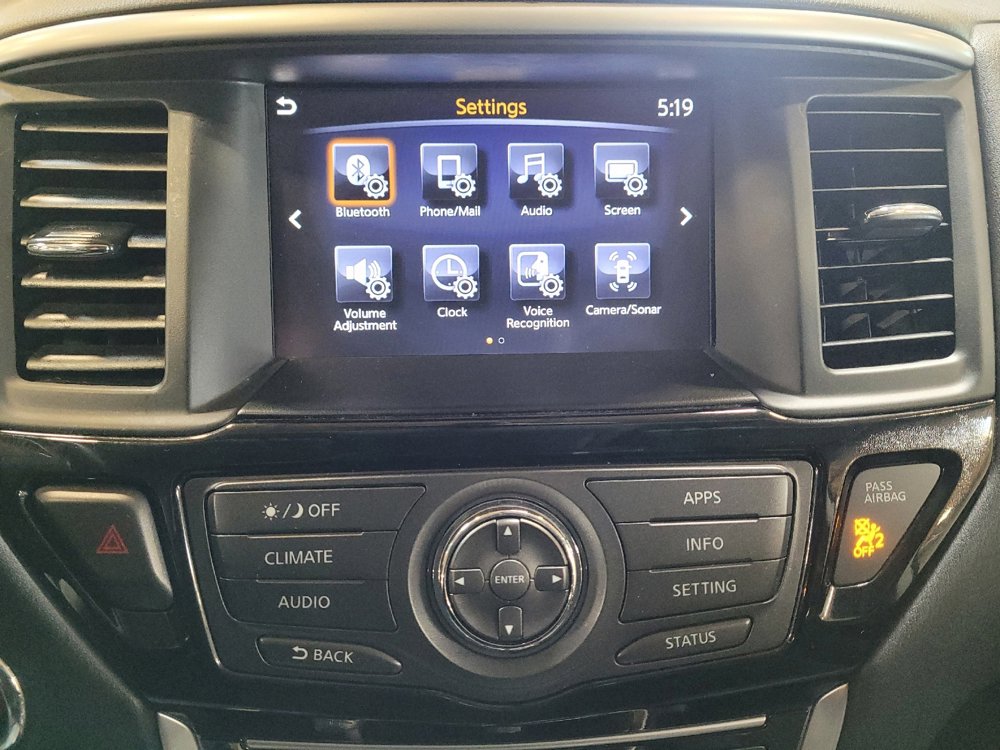 Used 2017 Nissan Pathfinder SV image 25