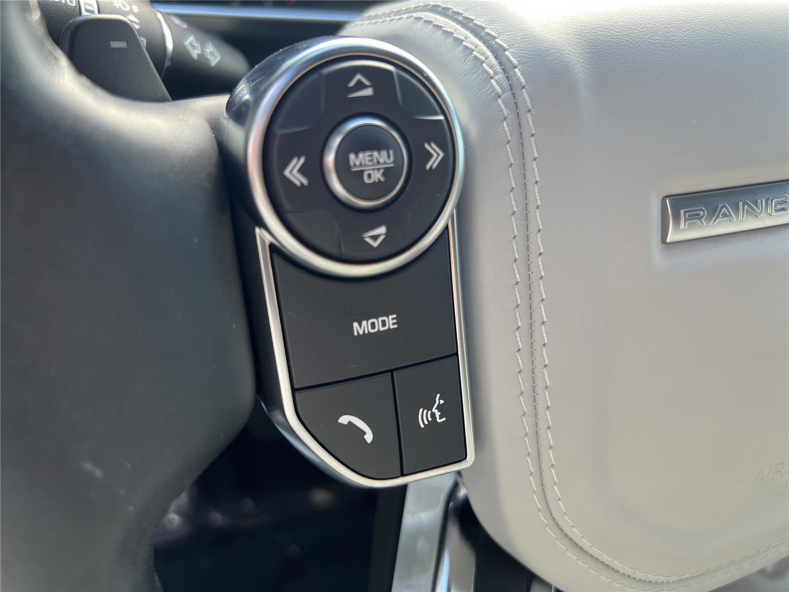 Used 2016 Land Rover Range Rover HSE AWD/4WD image 12