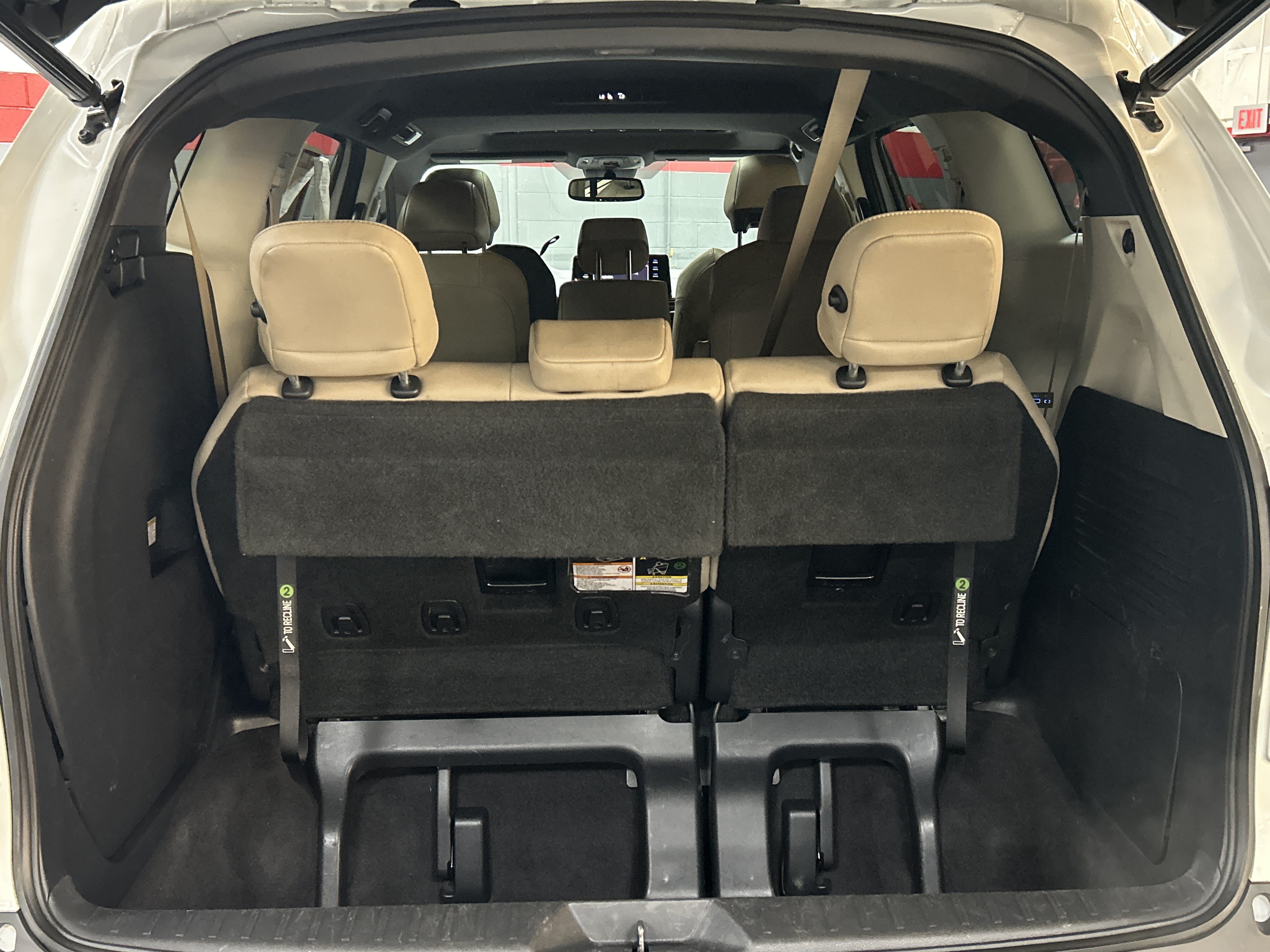 Used 2021 Toyota Sienna XLE FWD image 33