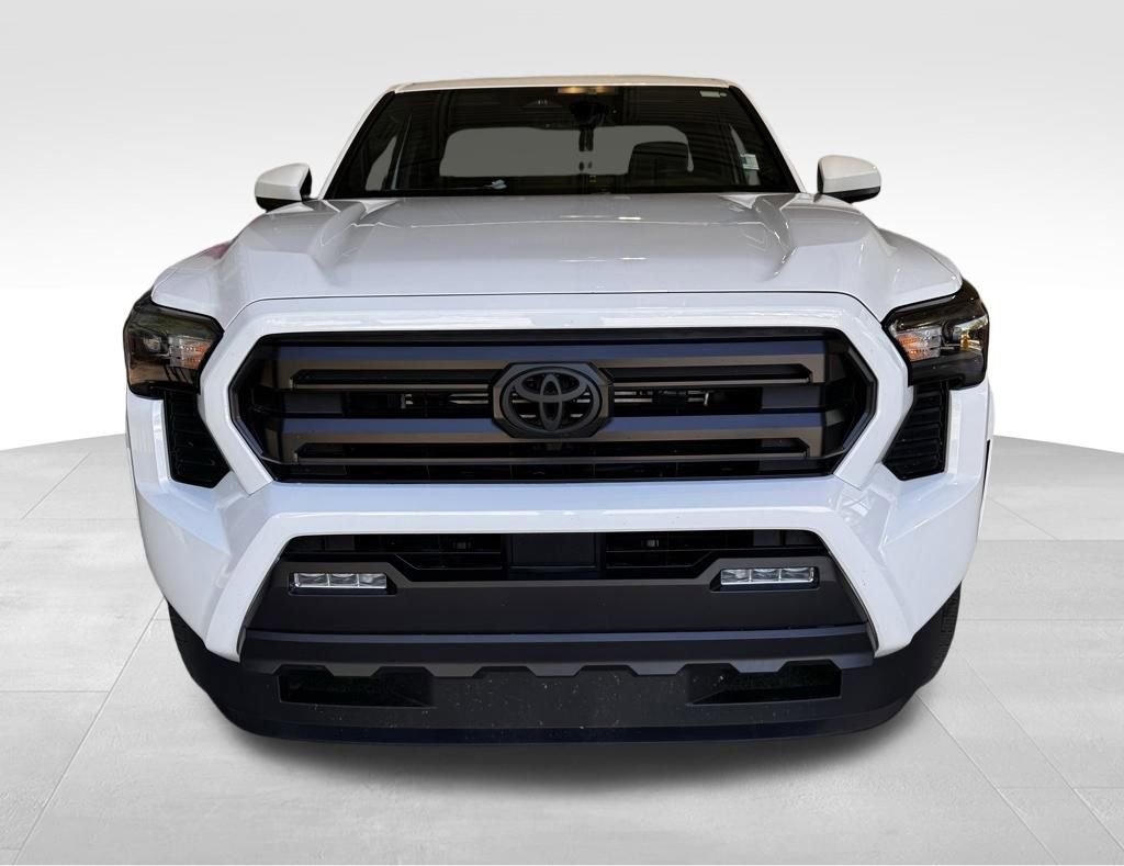 Used 2026 Toyota Tacoma SR5 AWD/4WD image 2