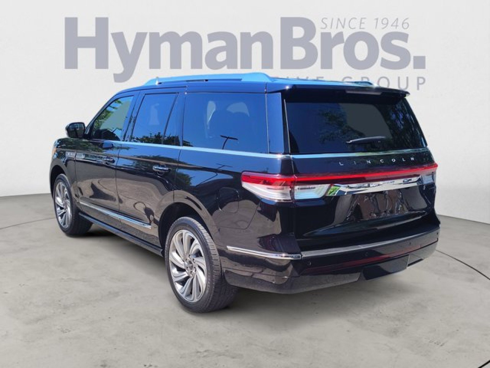 Used 2023 Lincoln Navigator Reserve AWD/4WD image 5