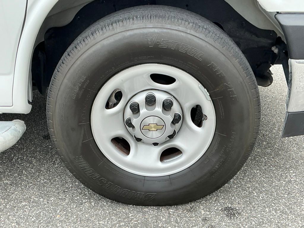 Used 2024 Chevrolet Express 2500 w/ Driver Convenience Package image 13