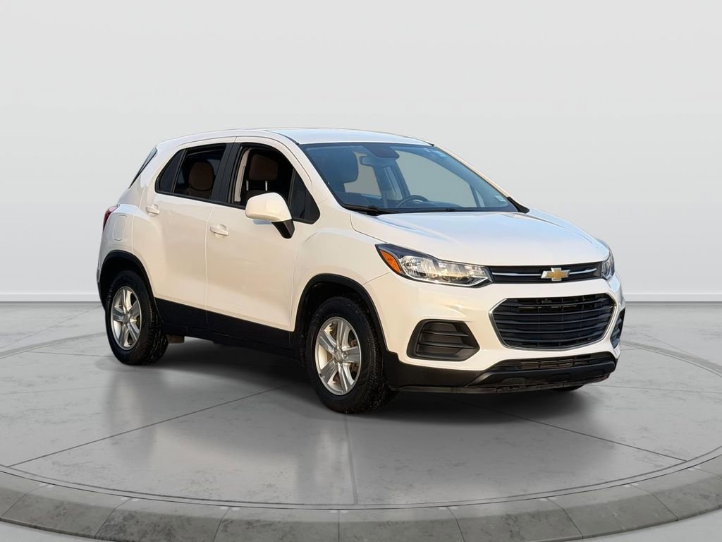 Used 2021 Chevrolet Trax LS w/ Tint and Cruise Package image 1