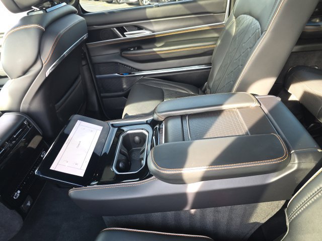 Used 2025 Jeep Grand Wagoneer L Series III w/ Quick Order Packagew 28T AWD/4WD image 28