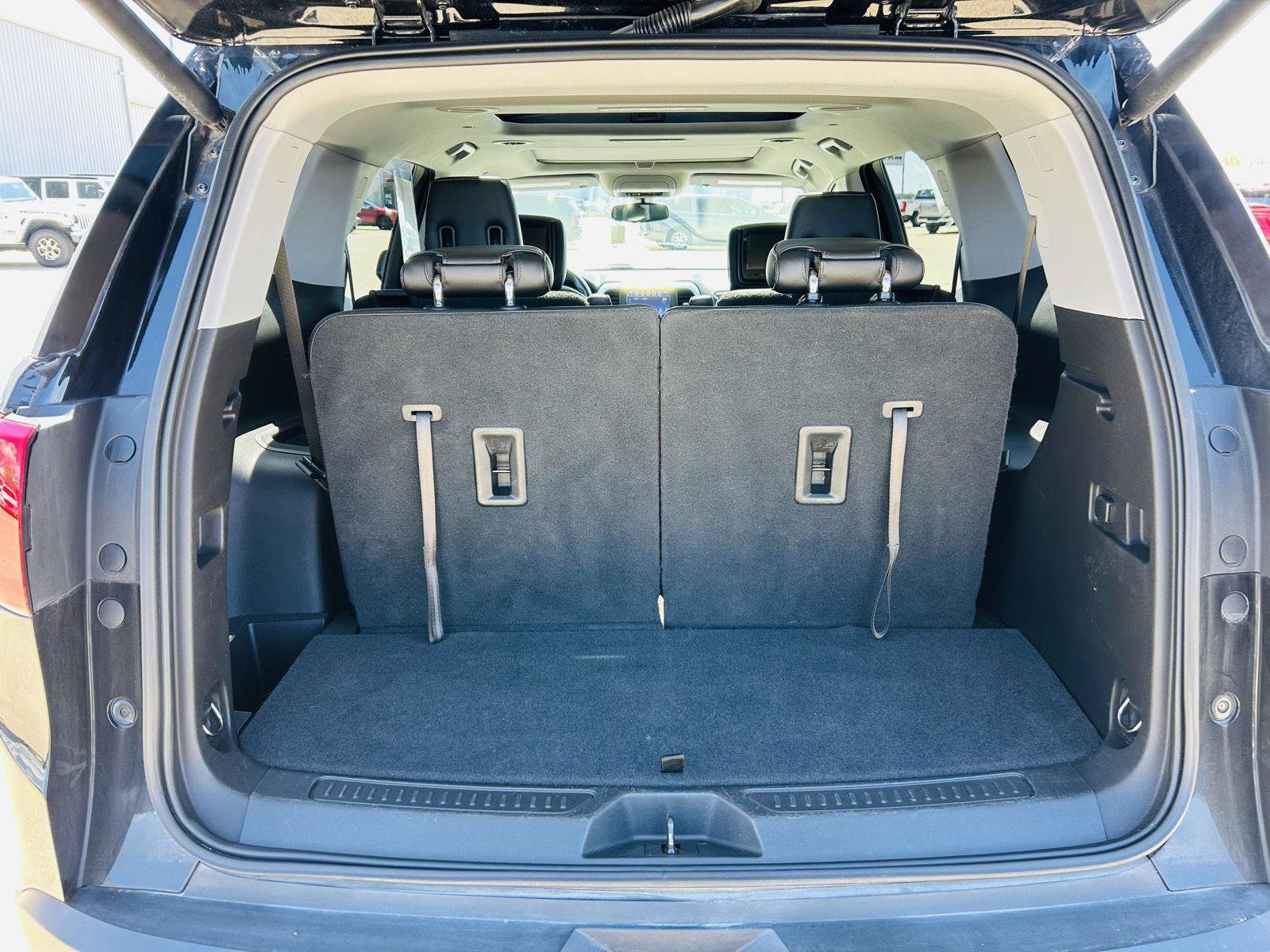 Used 2019 GMC Acadia SLT w/ Black Edition image 30