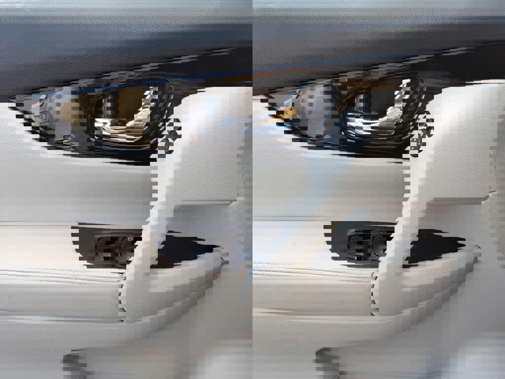 Used 2022 Nissan Rogue Sport SL image 18