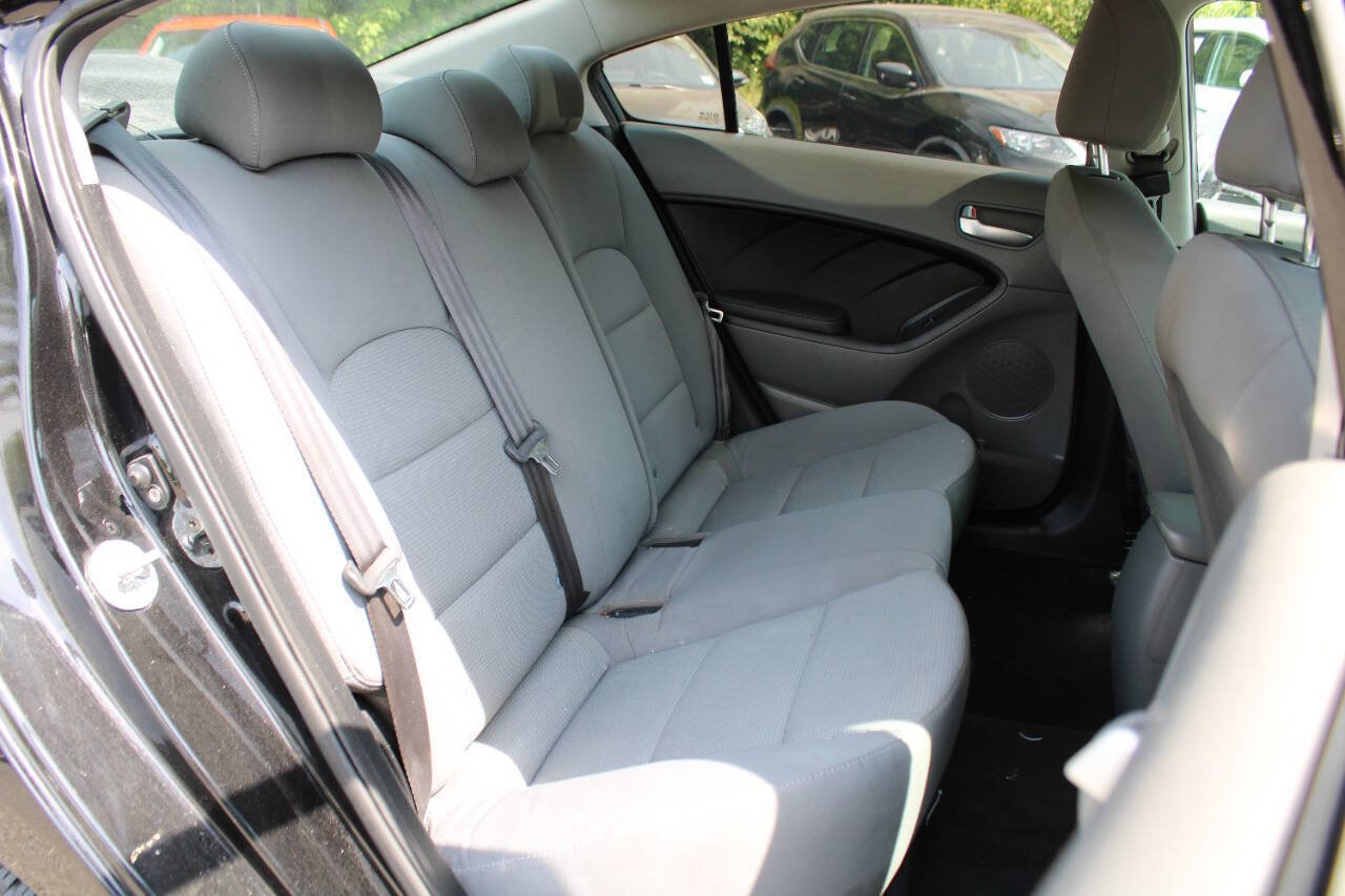 Used 2017 Kia Forte LX FWD image 27