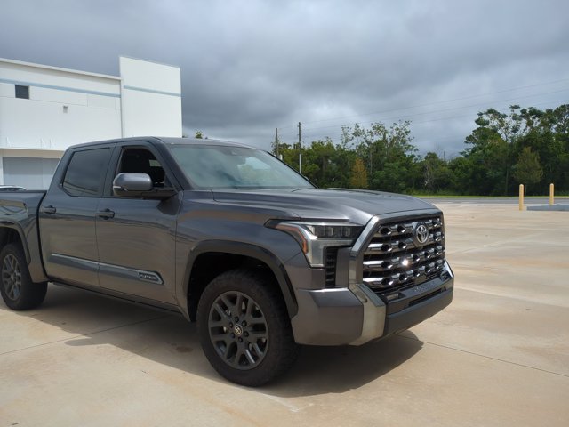 Used 2025 Toyota Tundra Platinum AWD/4WD image 3