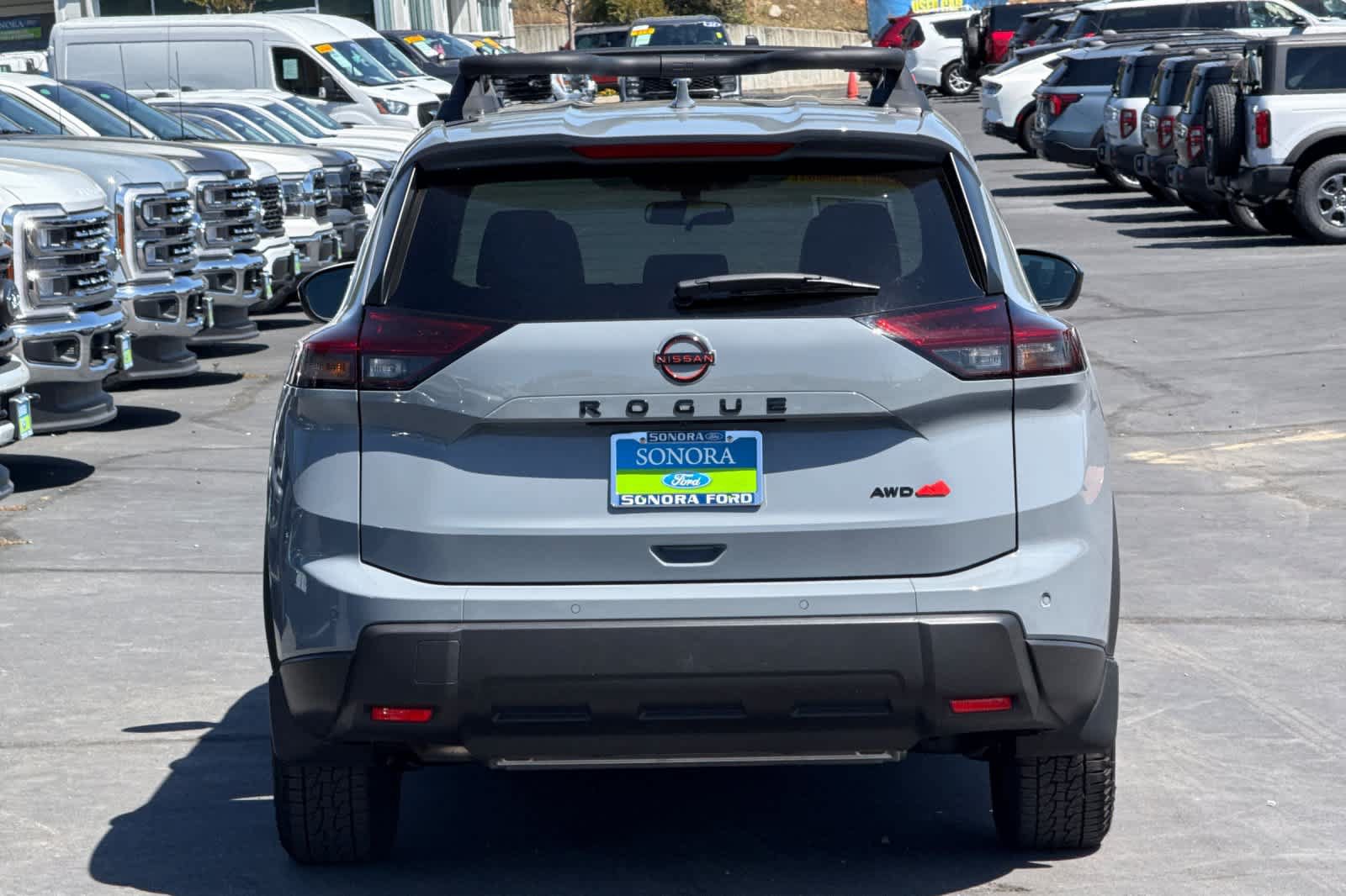 Used 2025 Nissan Rogue SV AWD/4WD image 5