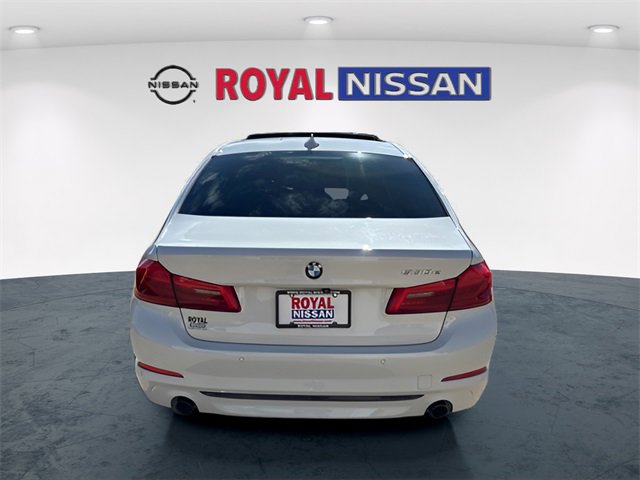 Used 2019 BMW 530e w/ Premium Package image 6