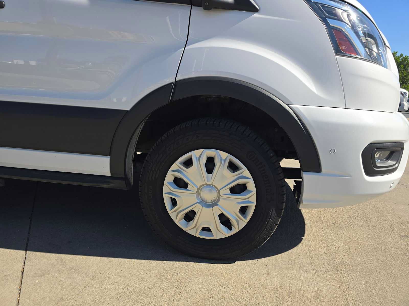 Used 2023 Ford Transit 350 XLT RWD image 9