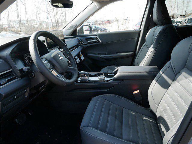 New 2026 Mitsubishi Outlander Trail Edition image 4