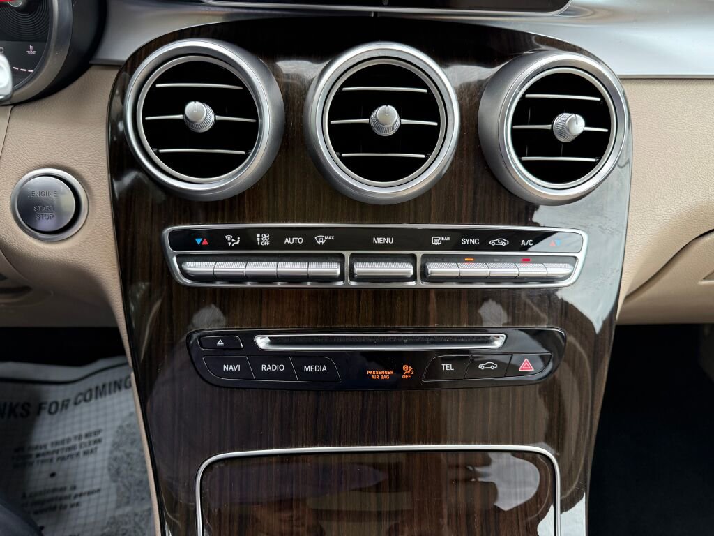 Used 2019 Mercedes-Benz GLC 300 4MATIC image 19