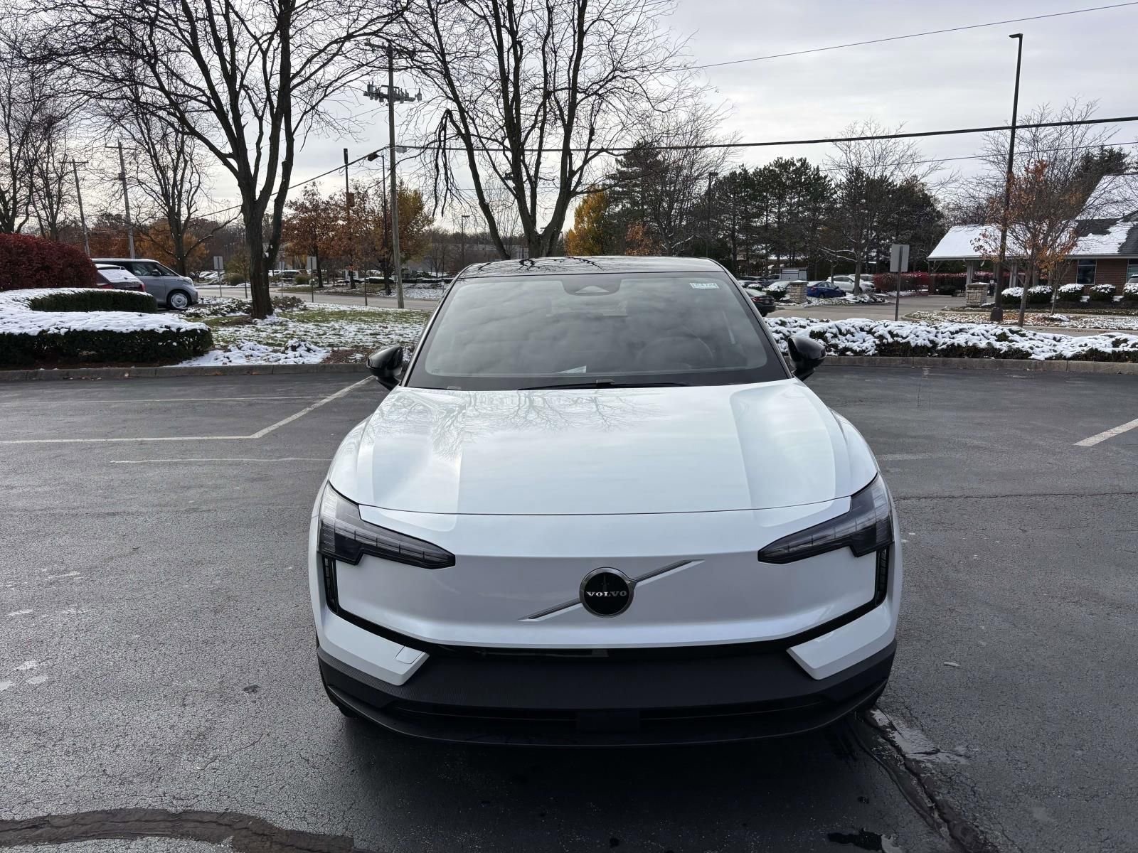 New 2026 Volvo EX30 Plus w/ Protection Package Premier image 2