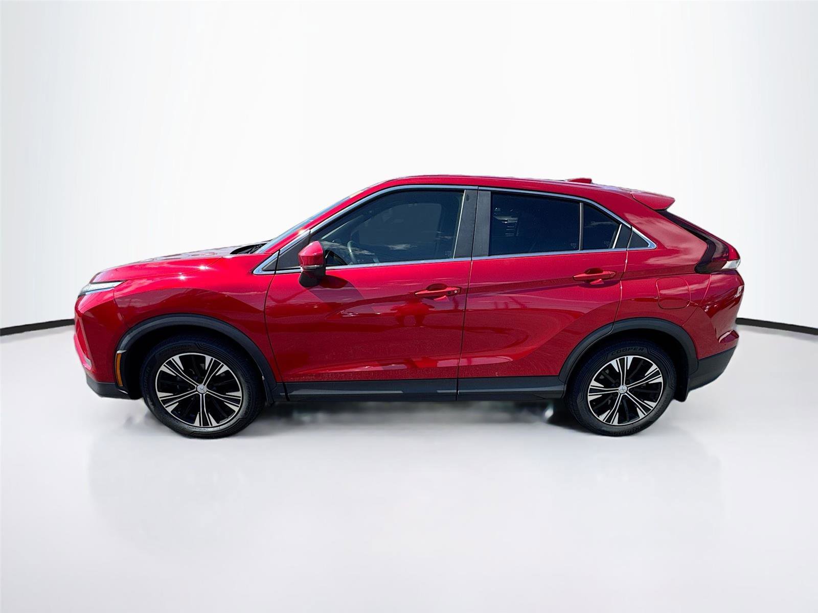 Used 2022 Mitsubishi Eclipse Cross SEL FWD image 2