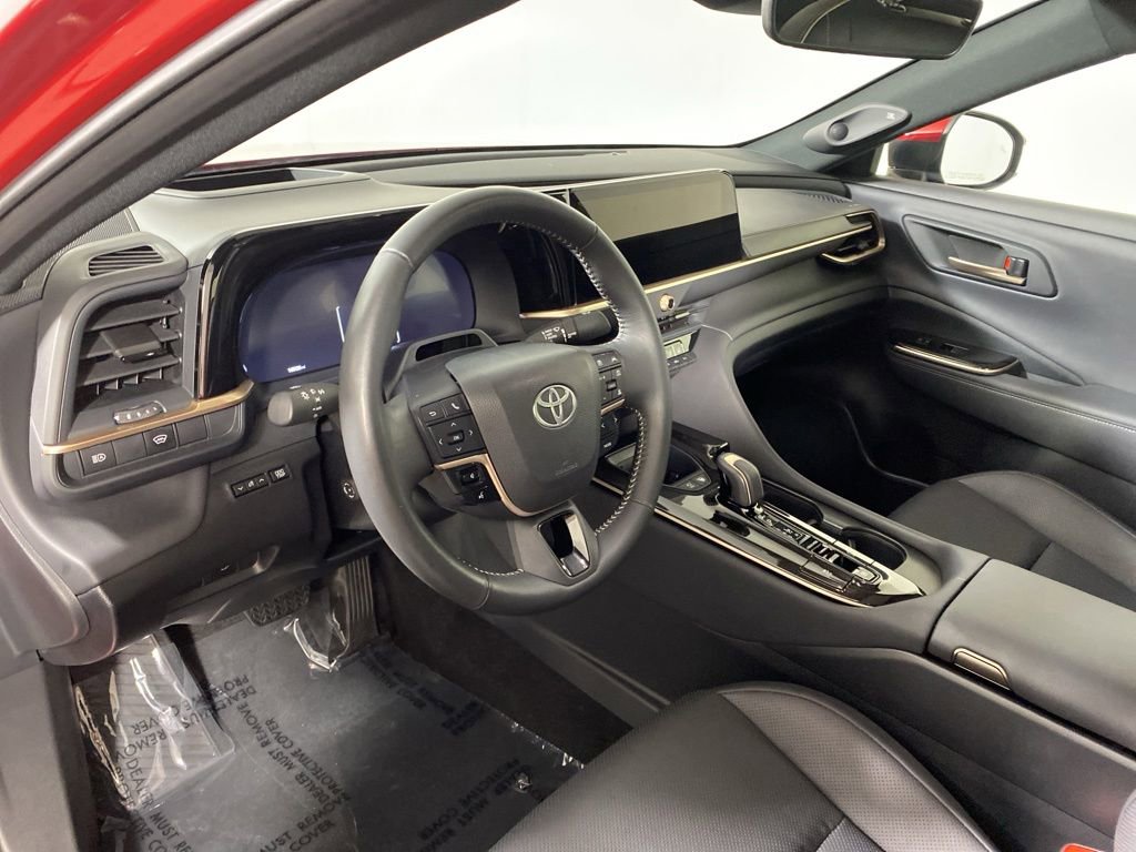 Used 2025 Toyota Crown Platinum AWD/4WD image 11
