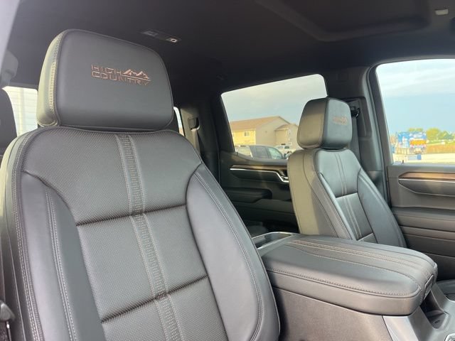 Used 2025 Chevrolet Silverado 1500 High Country AWD/4WD image 60